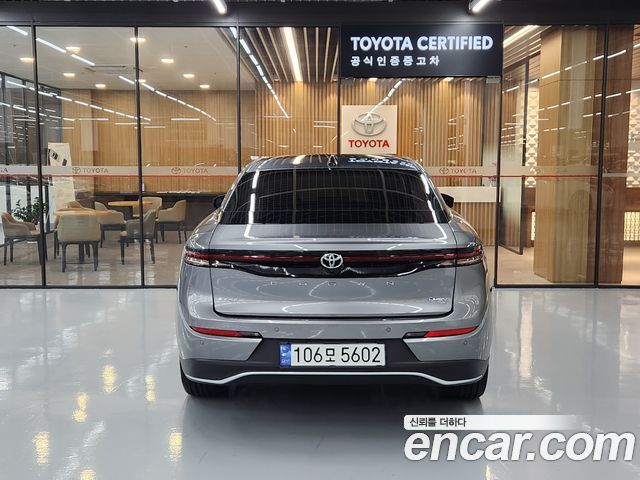 Toyota Crown 2.5 4WD Hybrid - фото 3
