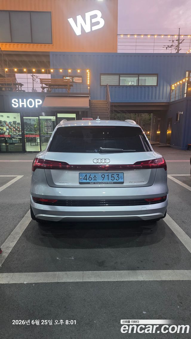 Audi e-tron 55 Quattro - фото 1