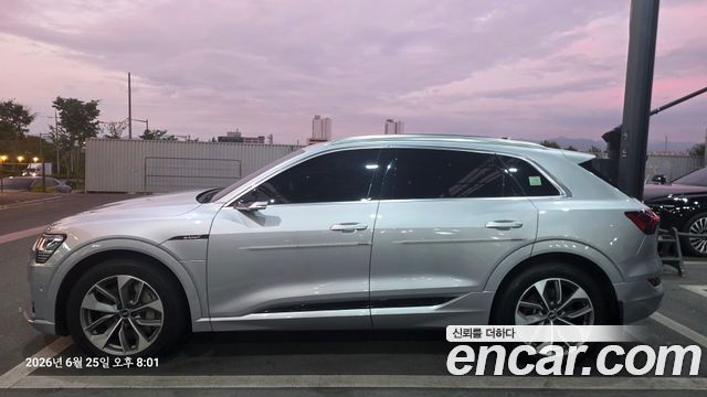 Audi e-tron 55 Quattro - фото 2