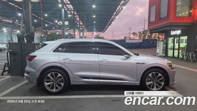 Audi e-tron 55 Quattro - фото 3