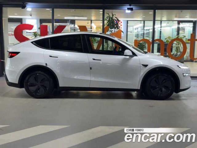 Tesla Model Y Premium RWD - фото 2