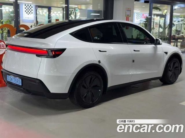 Tesla Model Y Premium RWD - фото 3