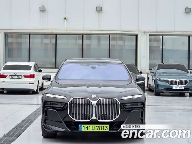 BMW 7-Series G70 740i xDrive M Sport - фото 2