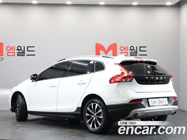 Volvo V40 D3 - фото 3