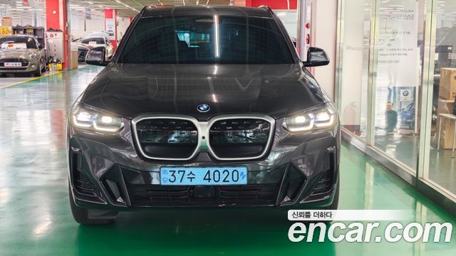 BMW iX3 M Sports - фото 2