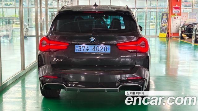 BMW iX3 M Sports - фото 3