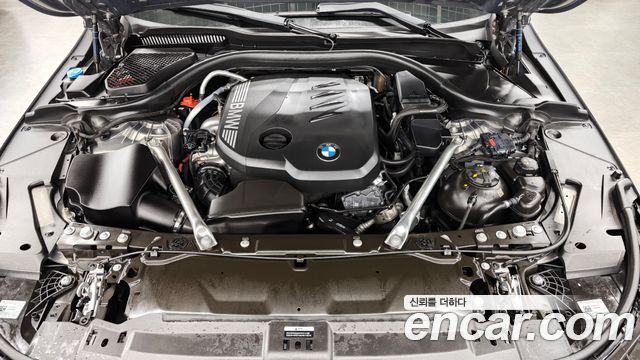 BMW iX3 M Sports - фото 4