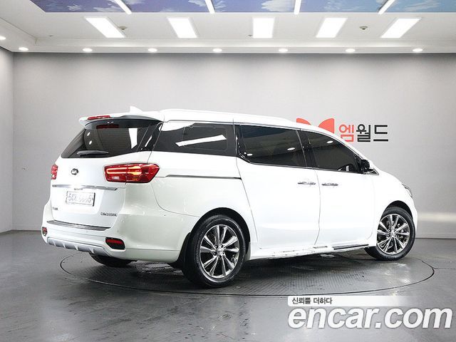 Kia Carnival Новый 7-Seater Limousine VIP - фото 2