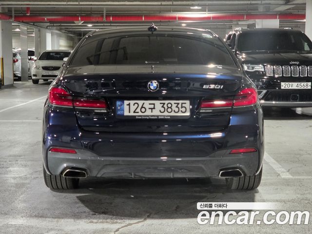 BMW 5-Series G30 530i M Sport Package - фото 3
