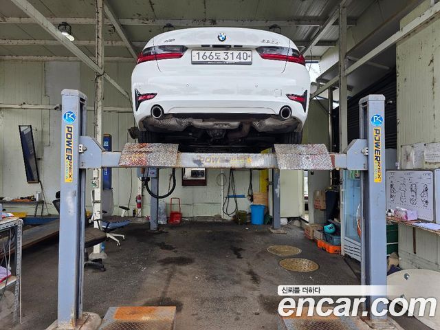 BMW 3-Series G20 320d xDrive - фото 1