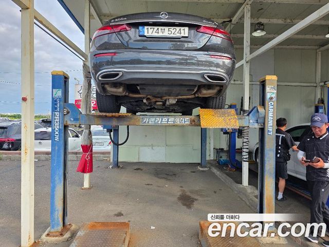 Mercedes-Benz E-Class W213 E300e 4MATIC Exclusive - фото 1