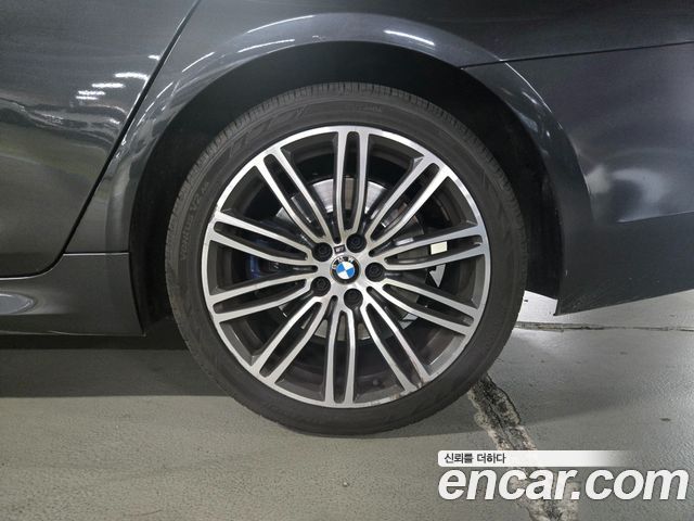 BMW 5-Series G30 530i M Sport Package Plus - фото 4