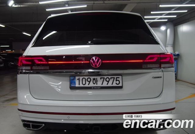 Volkswagen Atlas 2.0 TSI R-LINE 7-Seater - фото 1