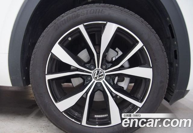 Volkswagen Atlas 2.0 TSI R-LINE 7-Seater - фото 2