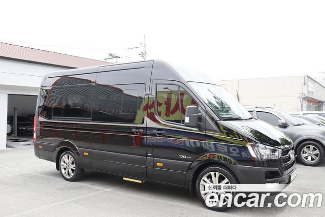 Hyundai Solati 15-seater Luxury - фото 2
