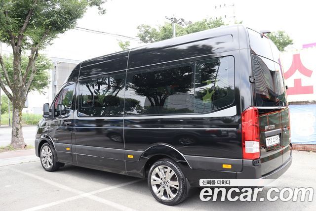 Hyundai Solati 15-seater Luxury - фото 3