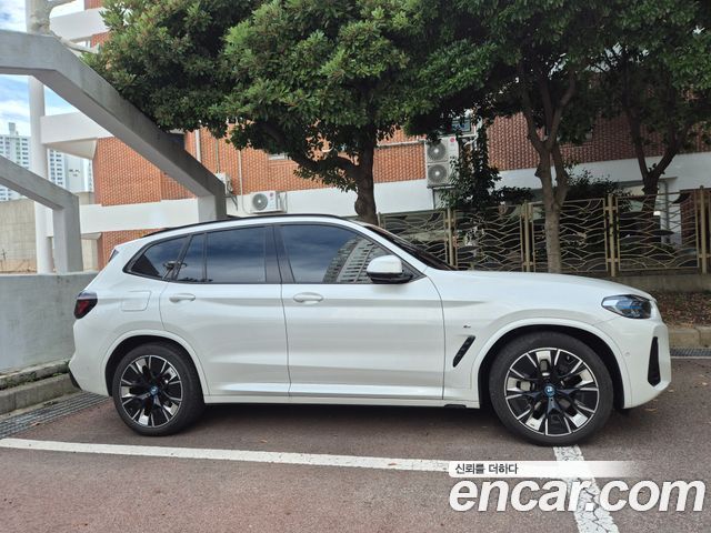 BMW iX3 M Sports - фото 2