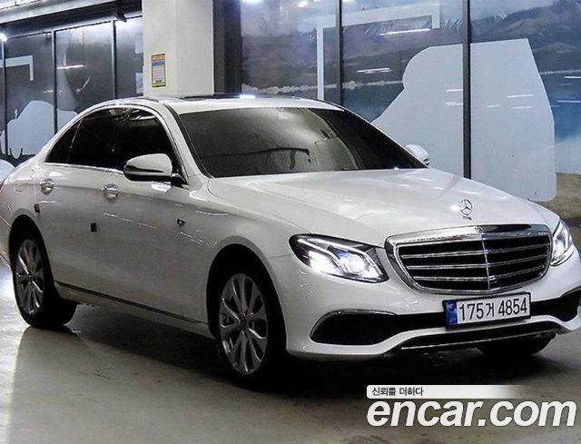 Mercedes-Benz E-Class W213 E220d 4MATIC Exclusive - фото 0