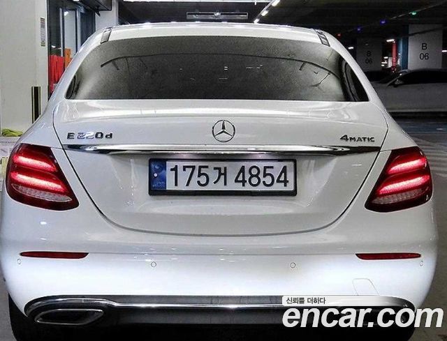 Mercedes-Benz E-Class W213 E220d 4MATIC Exclusive - фото 4