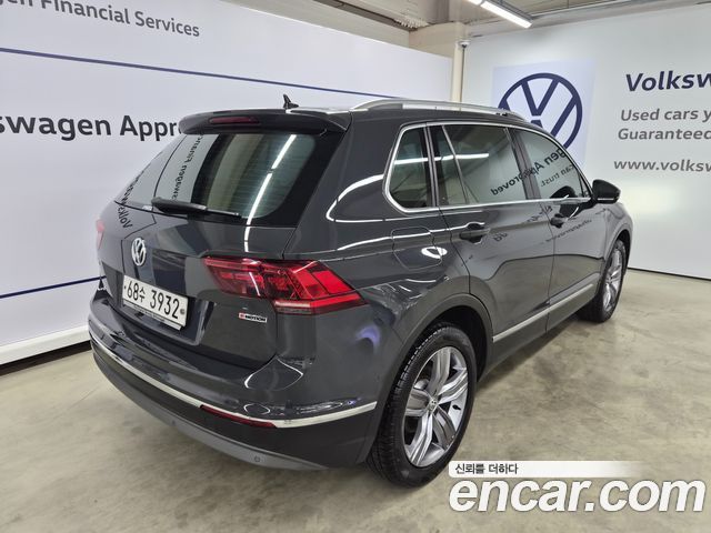 Volkswagen Tiguan 2-го поколения 2.0 TDI 4Motion Prestige - фото 1