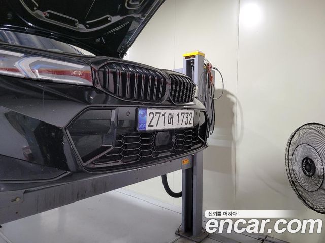 BMW 3-Series G20 320i M Sport - фото 0