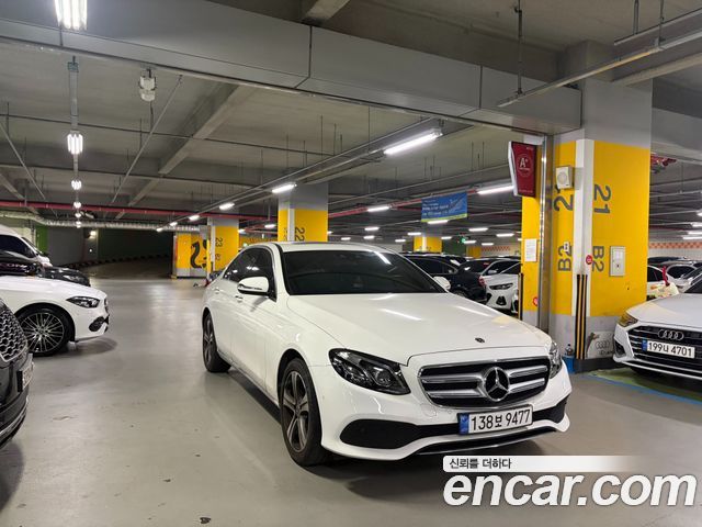 Mercedes-Benz E-Class W213 E220d Avantgarde - фото 1