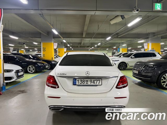 Mercedes-Benz E-Class W213 E220d Avantgarde - фото 3