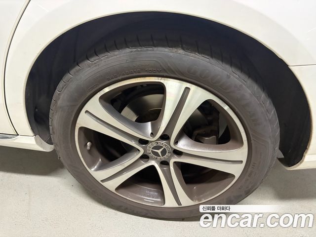 Mercedes-Benz E-Class W213 E220d Avantgarde - фото 4