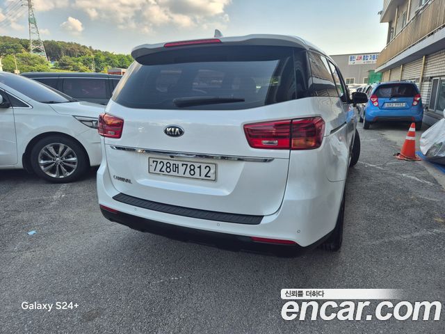 Kia Carnival Новый 11-Seater Deluxe - фото 3