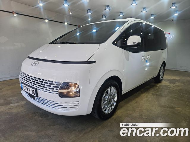 Hyundai Staria HEV 1.6 Tourer 11-Seater Modern - фото 0