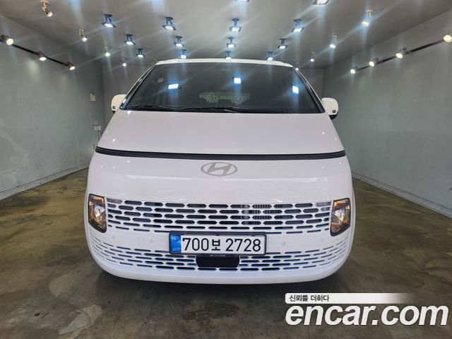 Hyundai Staria HEV 1.6 Tourer 11-Seater Modern - фото 1