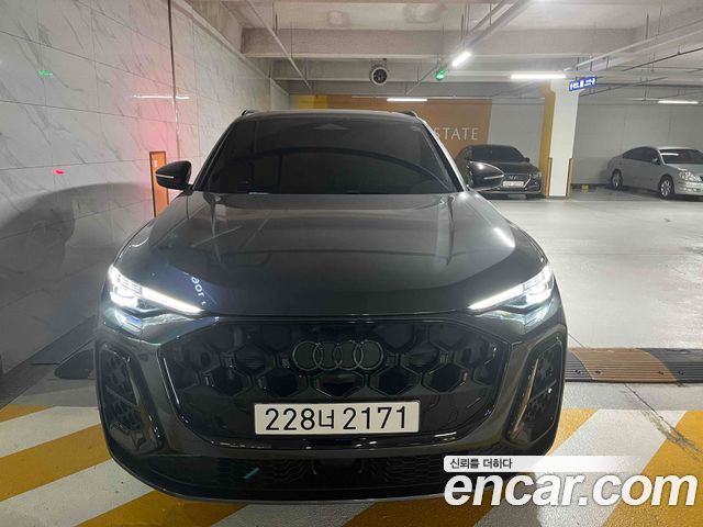 Audi Q5 40 TDI Quattro S Line Black Edition - фото 0