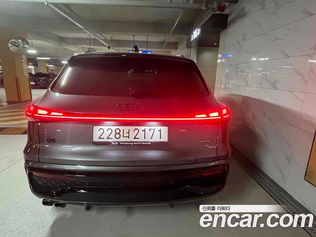 Audi Q5 40 TDI Quattro S Line Black Edition - фото 4
