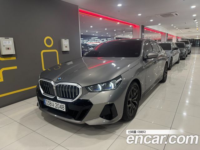 BMW 5-Series G60 520i M Sport - фото 0