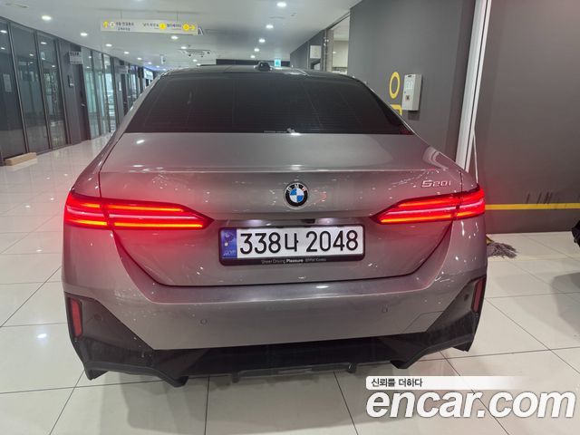 BMW 5-Series G60 520i M Sport - фото 3