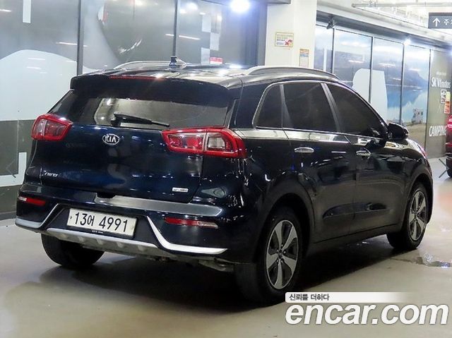 Kia Niro Prestige - фото 3
