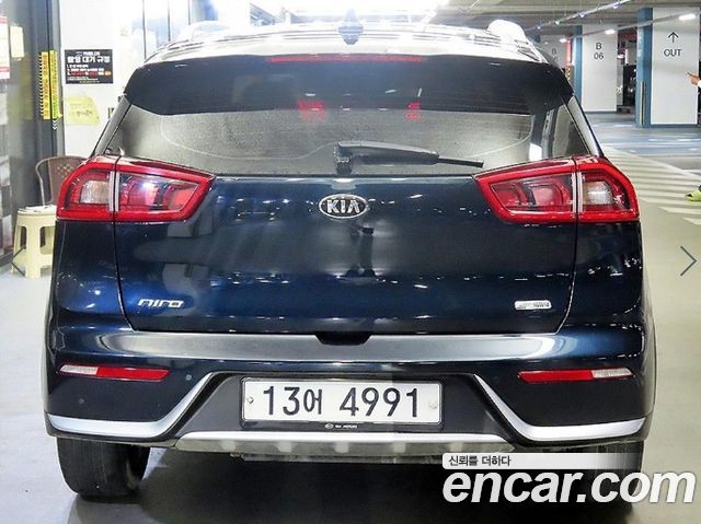 Kia Niro Prestige - фото 4