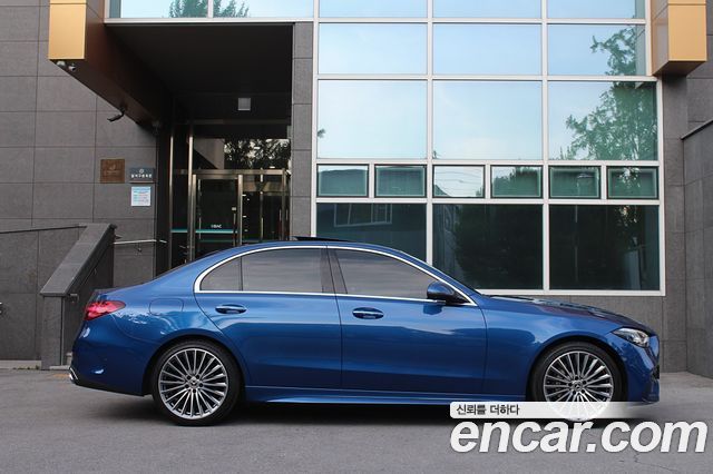 Mercedes-Benz C-Class W206 C300 AMG Line - фото 2