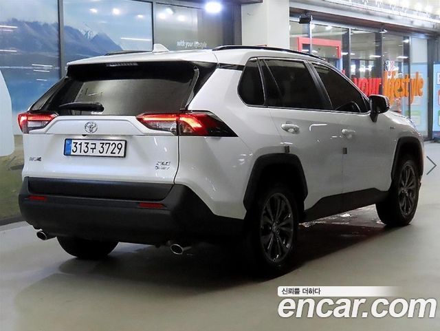 Toyota RAV4 5-го поколения 2.5 2WD Hybrid XLE - фото 3
