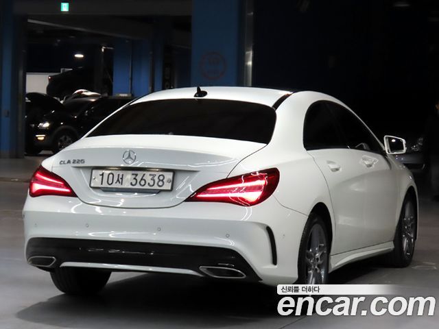 Mercedes-Benz CLA-Class C117 CLA220 AMG Line - фото 1