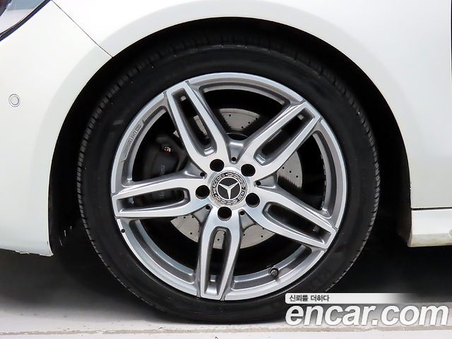 Mercedes-Benz CLA-Class C117 CLA220 AMG Line - фото 4