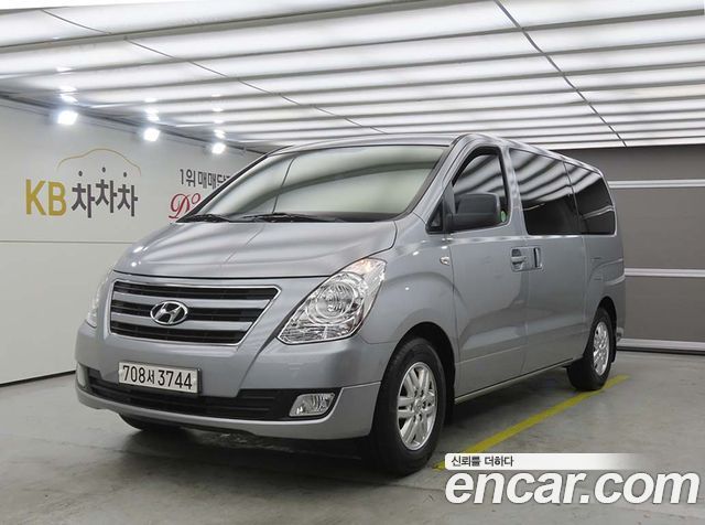 Hyundai Starex 12-Seater Wagon Smart - фото 0