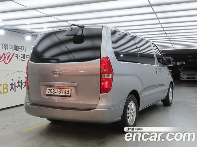 Hyundai Starex 12-Seater Wagon Smart - фото 3