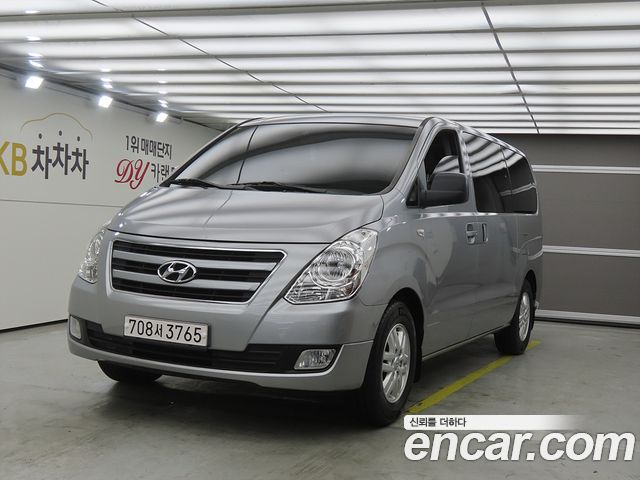 Hyundai Starex 12-Seater Wagon Smart - фото 0