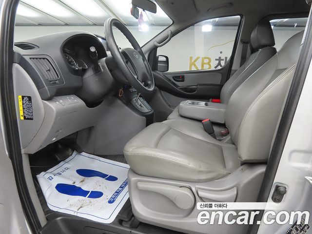 Hyundai Starex 12-Seater Wagon Smart - фото 4