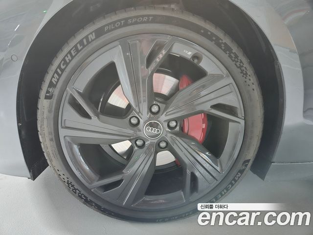 Audi A6 e-Tron Performance S Line Black Edition - фото 4