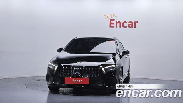 Mercedes-Benz A-Class W177 A220 Sedan - фото 2