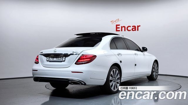 Mercedes-Benz E-Class W213 E400 4MATIC Exclusive - фото 1