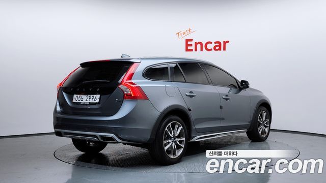 Volvo V60 D4 - фото 1