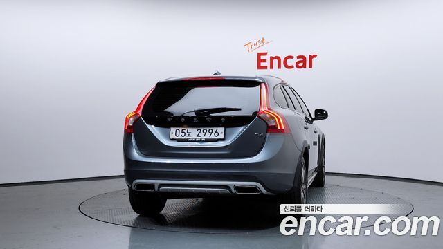 Volvo V60 D4 - фото 3